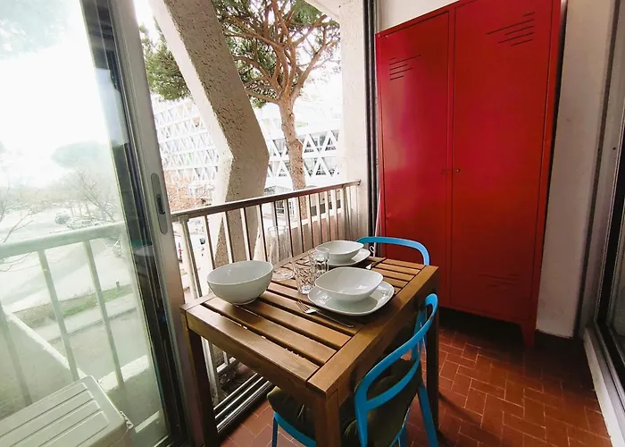 아파트 Climatise Avec Parking, Hyper Centre *