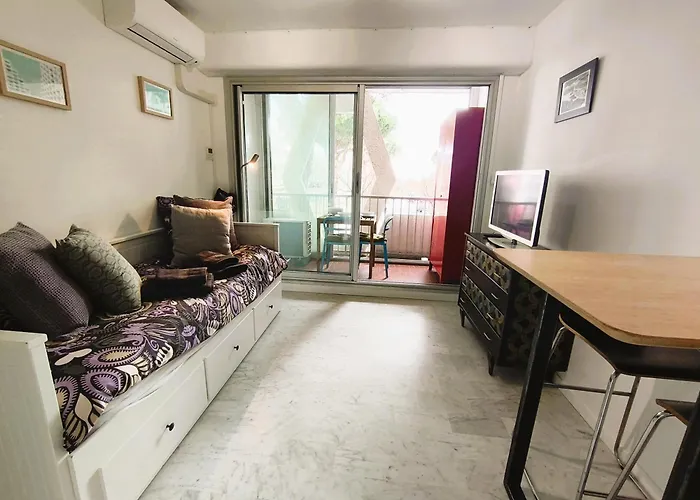 Climatise Avec Parking, Hyper Centre Apartmán